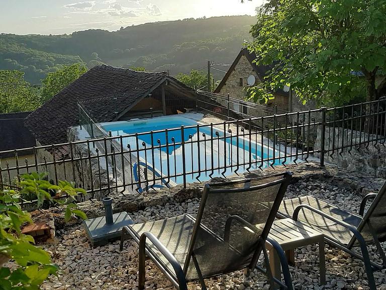 Vakantiehuis Frankrijk met Zwembad FermePostel Zonneterras